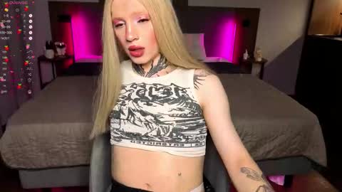 Michelle online show from February 7, 11:33 pm