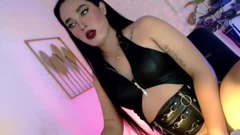 Caroline online show from October 25, 7:58 am