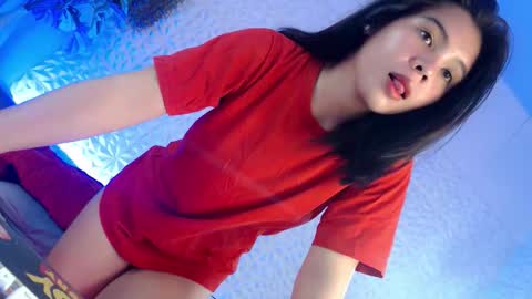 HI LOVE IM ESABEL online show from May 2, 11:37 am