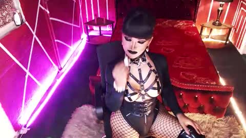 Snapshot of _hailyourqueenx chatting on September 29, 7:24 pm GoDDess  Chloe online show from September 29, 7:24 pm