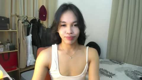 yanie online show from May 10, 4:06 am