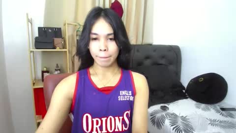 yanie online show from May 27, 2:52 am
