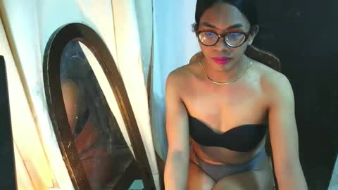 _karie_ online show from May 28, 3:04 am
