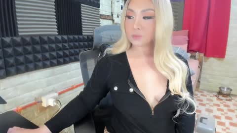 lexie online show from February 1, 4:03 am