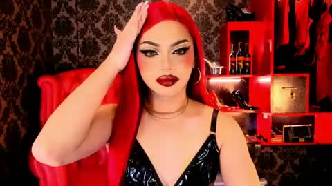 Raven Strauss online show from May 18, 8:58 pm