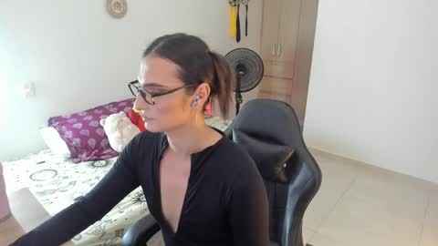 Shantall online show from May 21, 4:52 am