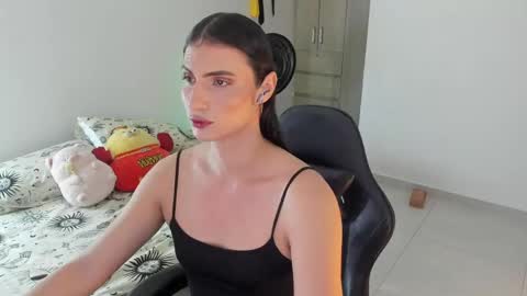 Shantall online show from May 25, 5:04 am