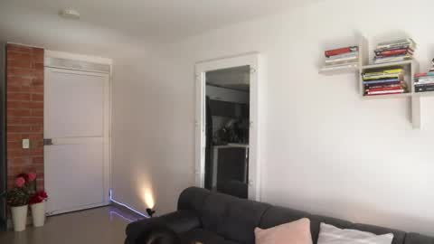 Anastasia Vahos online show from May 4, 6:13 pm