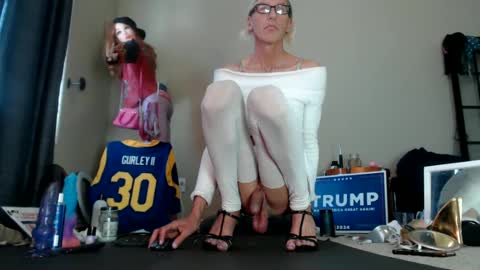 TaylorSexbot online show from December 15, 8:58 pm