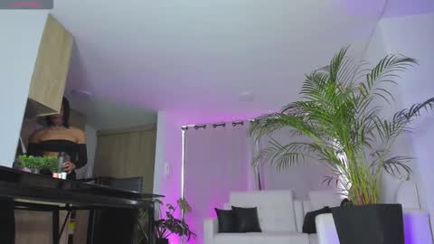 A L E J A N D R A online show from October 28, 8:17 pm