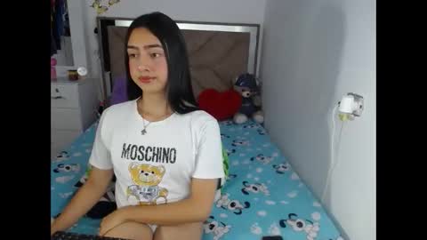 -- ALEXIS -- online show from May 17, 12:54 am