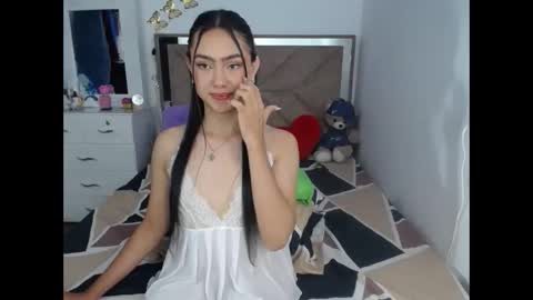 -- ALEXIS -- online show from May 26, 2:08 am
