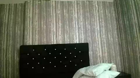 alicee_moonn online show from May 27, 1:57 am