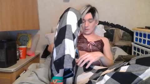 Alisha online show from May 23, 2:02 pm