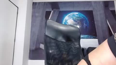 Alison online show from December 31, 10:45 pm