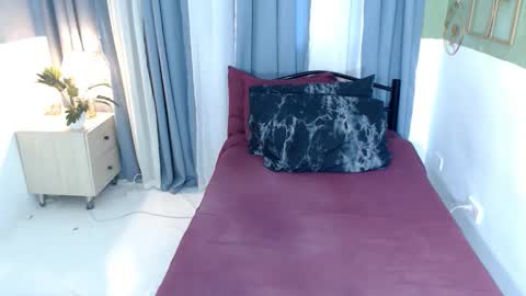 hotty online show from February 14, 7:04 am