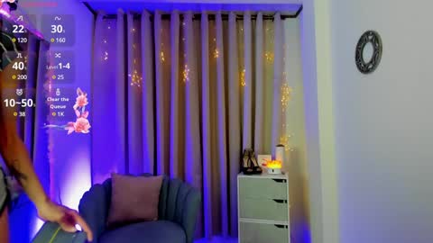 Snapshot of allison_alahia chatting on December 18, 11:56 am Allison online show from December 18, 11:56 am