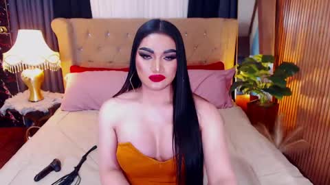 Alura Jhenson online show from May 17, 10:37 am