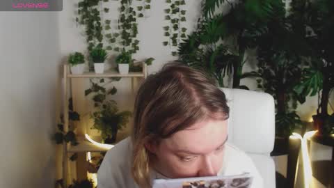 Hi im Amanda online show from December 14, 10:10 am