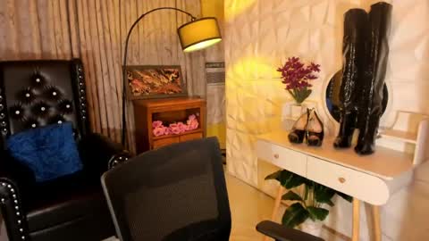 andreamorris online show from June 18, 2:02 am