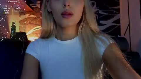 Angel-dragun online show from May 19, 4:08 am