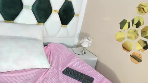 angela_garciaa online show from May 16, 7:13 pm