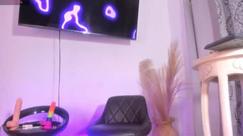 Angela online show from May 14, 9:01 pm
