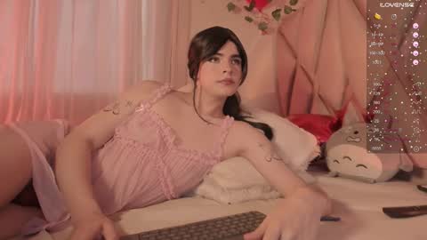 Angel Fiore online show from February 15, 9:35 pm