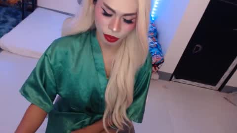 DIVINE ANGEL online show from May 18, 3:28 am