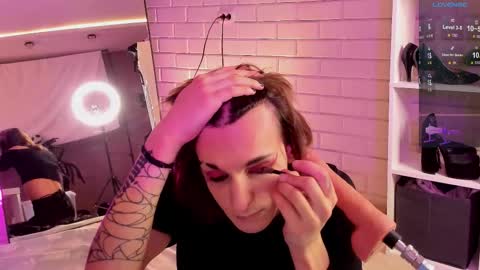 Angel online show from November 20, 7:03 pm