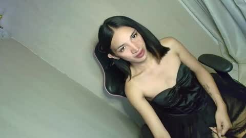 annebisyosa_angela online show from May 18, 7:36 am