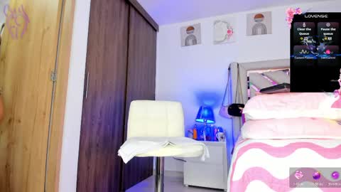 jessica lopez  online show from May 16, 2:09 am