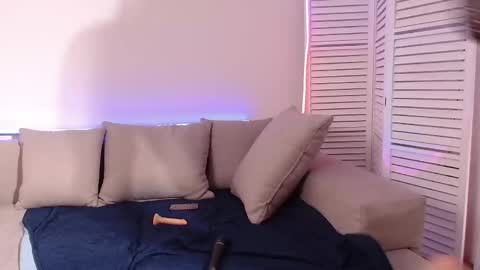 April online show from November 1, 4:26 pm