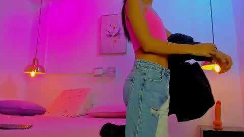 aria_millers1 online show from April 21, 11:06 am