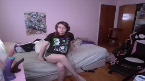 Ariathebrat online show from May 4, 9:09 pm