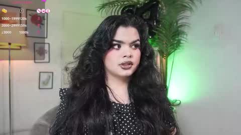 Chloe  online show from October 28, 11:57 pm