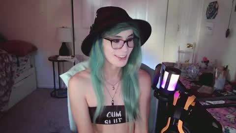 Snapshot of ashethegengar chatting on September 13, 10:37 pm Ashley Scarlett online show from September 13, 10:37 pm