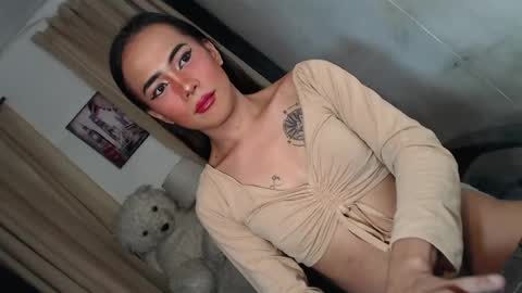 asian_ulysses online show from May 18, 11:49 am