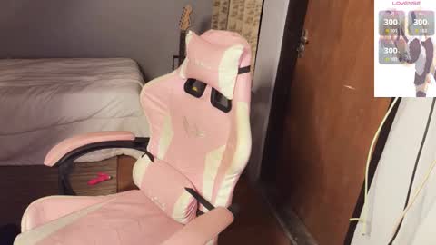 Emi online show from February 4, 3:39 pm