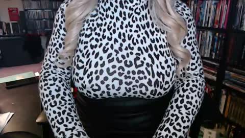 Aspen Vale online show from October 27, 10:07 pm