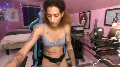   xoxo G0DD3SS xoxox    online show from December 8, 2:57 am