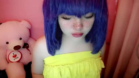 cute online show from May 12, 11:13 pm