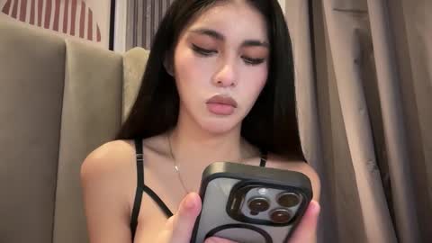 avimiller online show from February 7, 3:51 pm