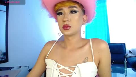 Snapshot of barbie_boy_ chatting on January 9, 1:13 pm I work from home this is my room 3 online show from January 9, 1:13 pm