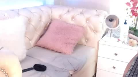 barbiefox_ online show from May 1, 12:59 am