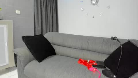 isabella online show from December 10, 9:54 am