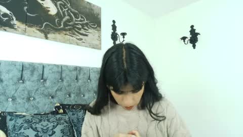 Bella online show from May 4, 1:21 am