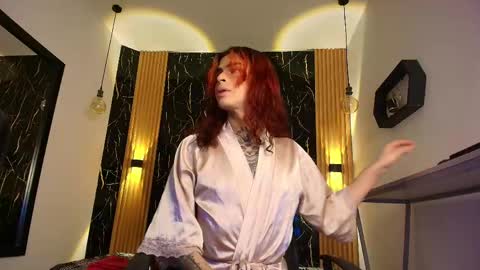     online show from May 10, 8:25 pm