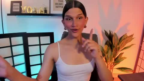 bianca_baldwin01 online show from May 11, 9:45 pm