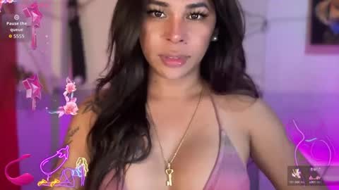 queen amanda online show from January 8, 5:15 pm